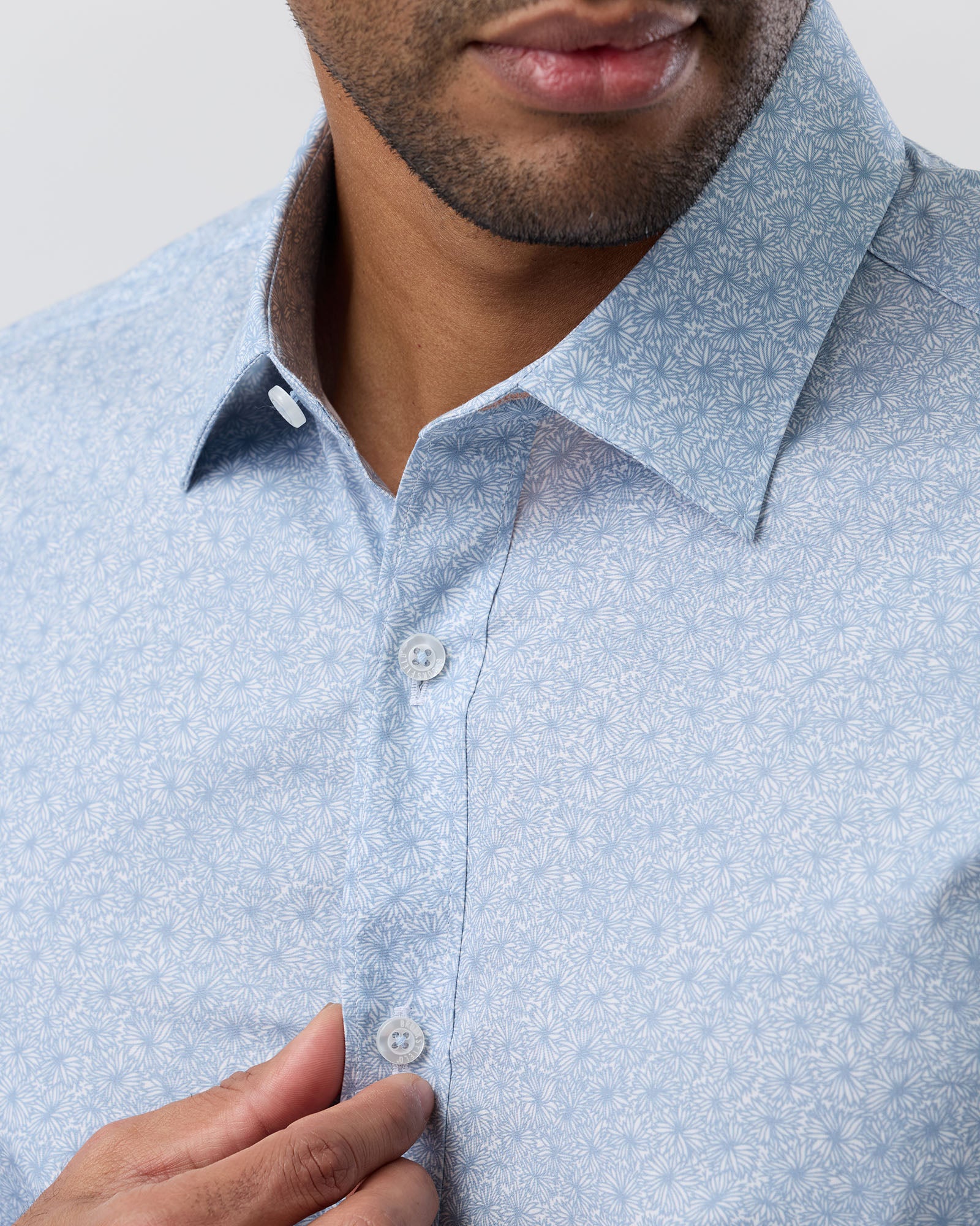 STRETCH PERFORMANCE REG FIT SHIRT