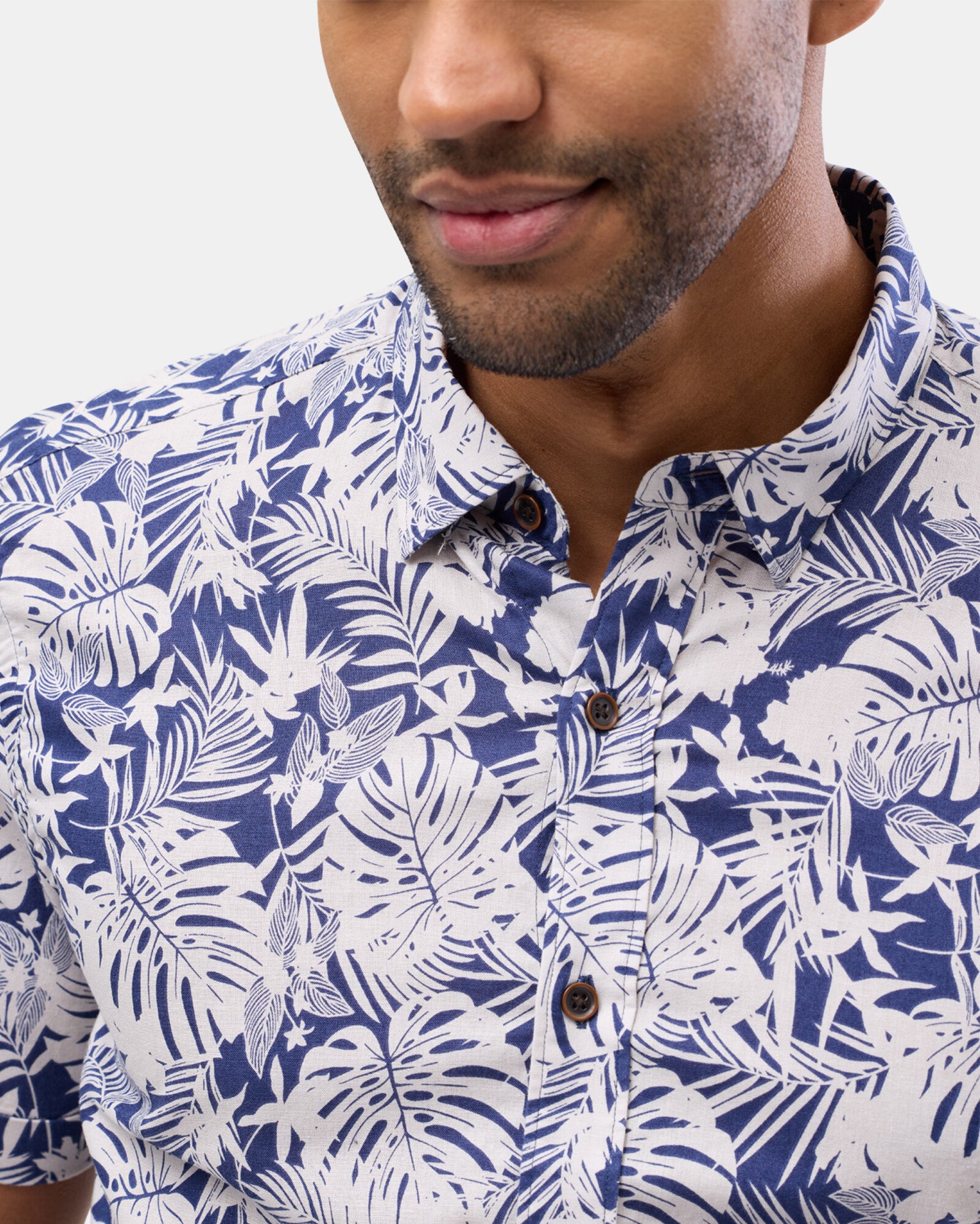SHORT SLEEVE CASUAL SHIRT
