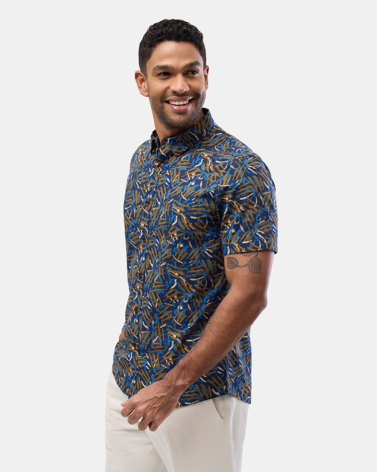 SHORT SLEEVE CASUAL SHIRT