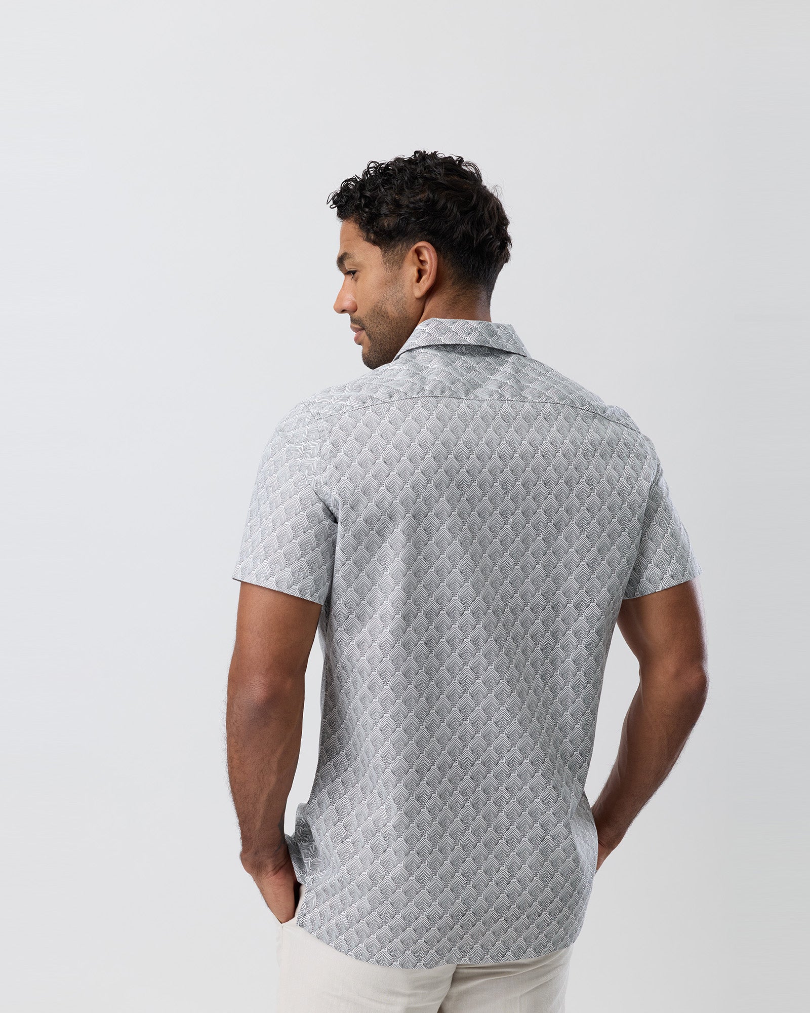 SHORT SLEEVE CASUAL SHIRT