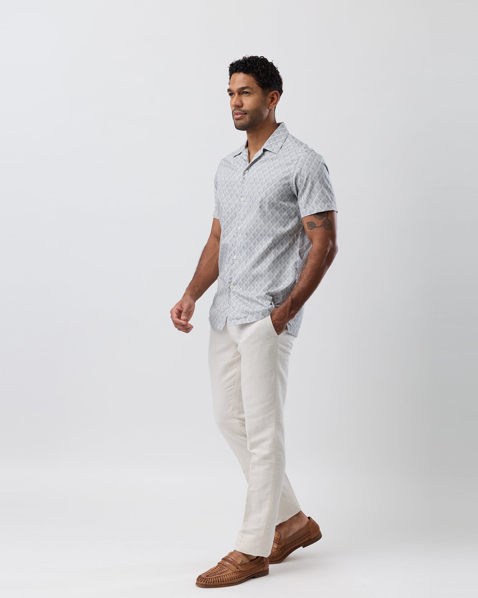 SHORT SLEEVE CASUAL SHIRT