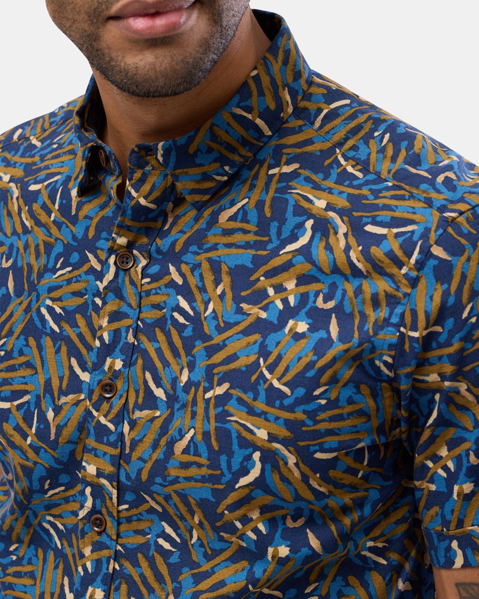 SHORT SLEEVE CASUAL SHIRT