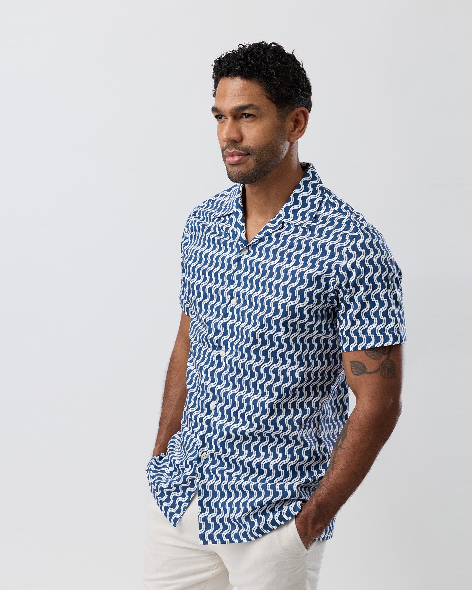 SHORT SLEEVE CASUAL SHIRT