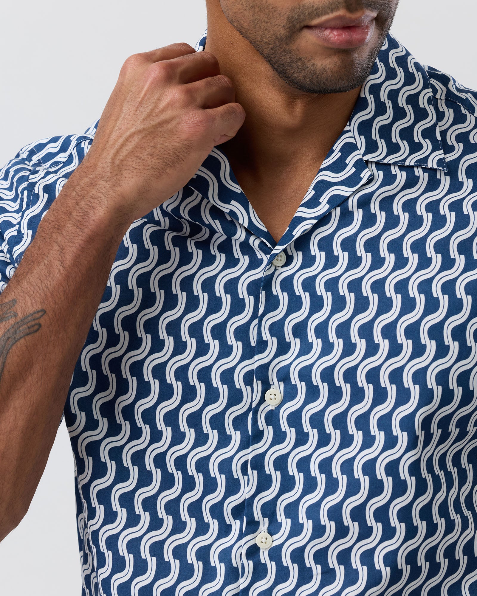 SHORT SLEEVE CASUAL SHIRT